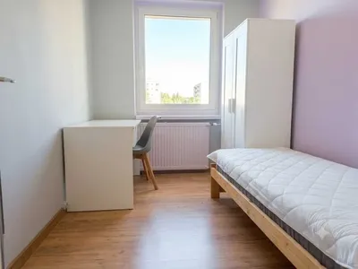 Pokój jednoosobowy, кімнатa, blisko PLAZA SOSNOWIEC CENTRUM