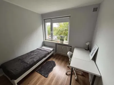 Do wynajęcia pokój jednoosobowy dla Studentki, blisko ŚUM, ul. Gdańska 18 - miniatura 2