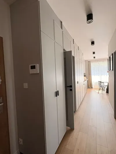 Nowy apartament Gdańsk Jasień wykończony pod klucz z 2026r 3 pokoje garaż komórka, wysoki standard, przy parku, niedaleko linia tramwajowa - miniatura 3