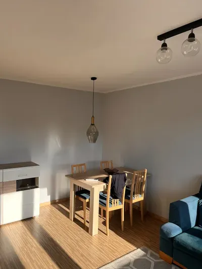 Do wynajęcia komfortowe mieszkanie 45 m² – Metro Wawrzyszew, klimatyzacja, świetna lokalizacja