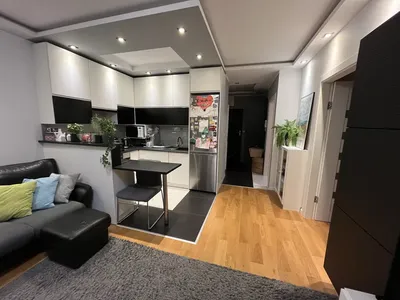 Mieszkanie 50m2 ul. Białołęcka. 1 piętro, winda, 3 pokoje, balkon 15m2, garaż podziemny, osiedle monitorowane. Mieszkanie do wynajęcia Białołęka.