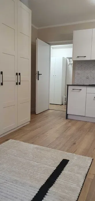 Kawalerka 25m dobra lokalizacja - miniatura 3
