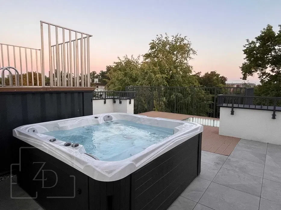 Pierwszy najem | Studio w ścisłym centrum | Basen, Sauna, Boisko| 200m od Uczelni! - 1/8