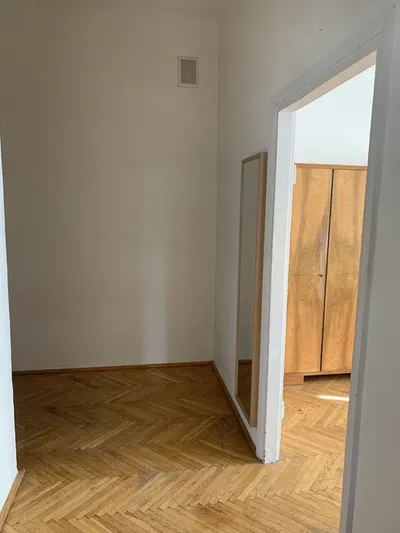 Słoneczna kawalerka na wynajem w Centrum - miniatura 2