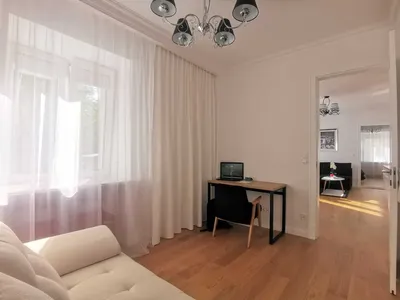 Nowo umeblowany i w pełni wyposażony 3 pokojowy apartament /68 m2/ wysoki parter/ lokalizacja blisko centrum Warszawy/ Parking strzeżony 100 m - miniatura 4