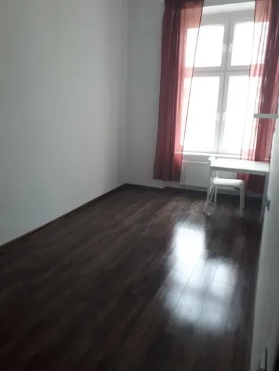 Pokój w mieszkaniu studenci/osoby pracujące - miniatura 2