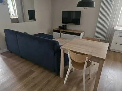 Spokojne mieszkanie przy Łazienkach Królewskich, Sielce Mokotów (koty, psy akceptowane) duże szafy - miniatura 5