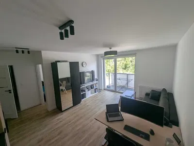 Jasne i nowoczesne 2-pokojowe mieszkanie z balkonem (34 m²) – Przejęcie umowy - miniatura 2