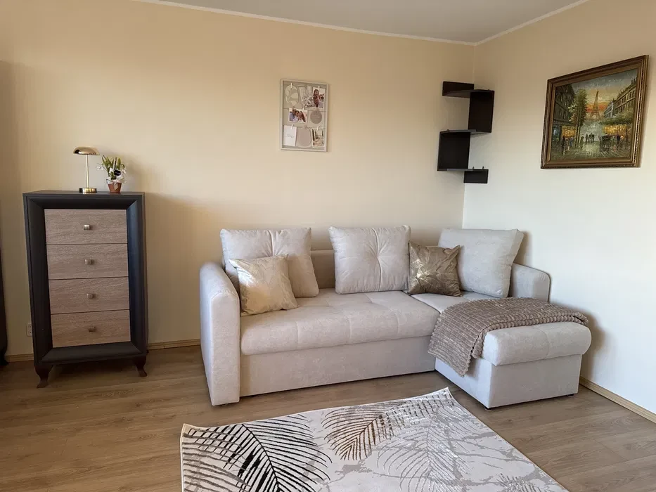 Wynajmę odnowioną kawalerkę Radogoszcz Wschód 36 m2 - 1/10