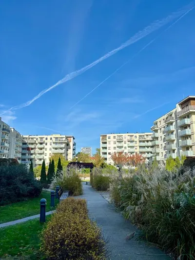 Wynajmę na Nyskiej mieszkanie 2 pokojowe z dużym balkonem w osiedlu strzeżonym