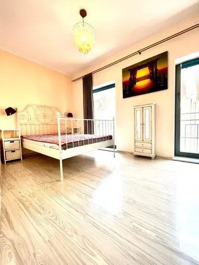 Komfortowe 3 pokojowe mieszkanie w centrum - miniatura 3