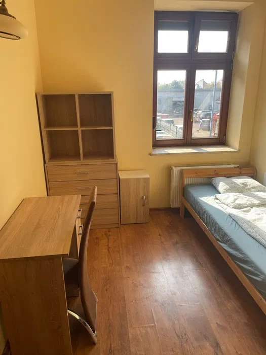 Wynajmę pokój jednoosobowy z łazienką - 1/3