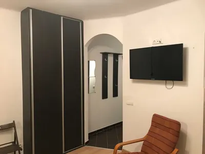 Do wynajęcia kawalerka przy Polu Mokotowskim - miniatura 4