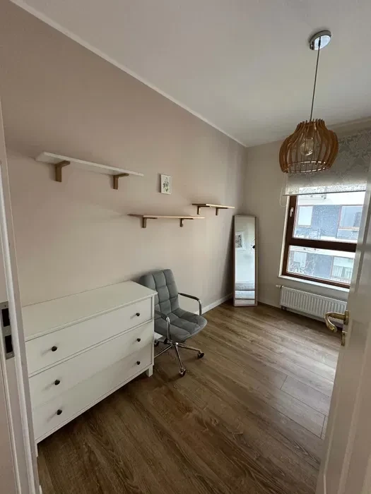 Wynajmę pokój, w 3 pokojowym mieszkaniu - 1/8