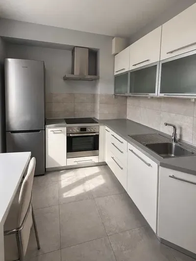 Wynajmę mieszkanie 2 pokoje Radzikowskiego 55m2