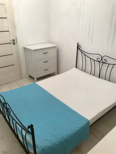 Mieszkanie 35m2. Dwa pokoje za aneksem kuchennym - miniatura 3