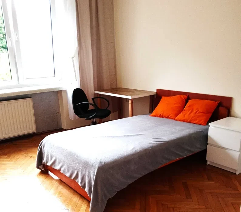 Jednoosobowy pokój w domku dla pracującego-Podgórze-Bonarka-cena z mediami - 1/4