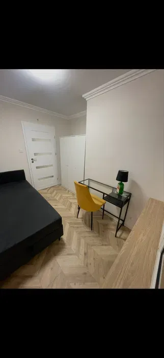 Pokój dziewczynie parter Bema Politechnika Centrum - miniatura 2