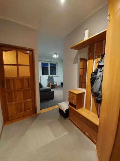 Wynajmę przytulne 2 - pokojowe mieszkanie z dużą loggią - Ursus "Skorosze" - miniatura 5