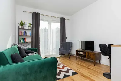 Piękne 2 pokoje, apartamentowiec, metro, stara Praga, bezpośrednio - miniatura 2