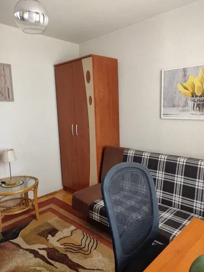 Wynajmę mieszkanie 3 pokoje z balkonem 70 m2 , blisko centrum. - miniatura 4