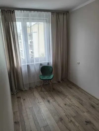 Wynajmę Jasne i przytulne mieszkanie 2-pokoje (37 m²) Kraków ul .Racławicka - miniatura 4