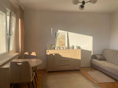Wynajmę kawalerkę 26 m2 z dużym balkonem - Łódź Widzew Wschód przy ulicy Ćwiklińskiej 18 na 5 piętrze w 10 piętrowym bloku z windą