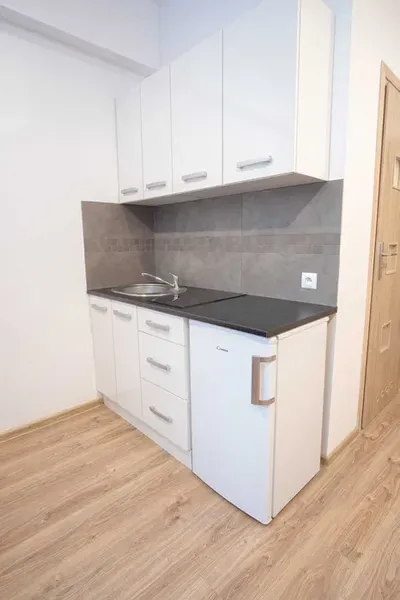 Pokój z własną łazienką i aneksem przy Szpitalu Kopernika - miniatura 2