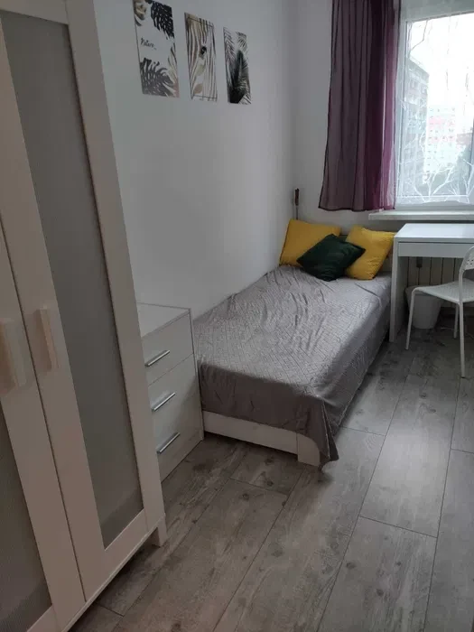 Pokój jednoosobowy w Katowicach - ul. Modrzewiowa, Bogucice - 1/8