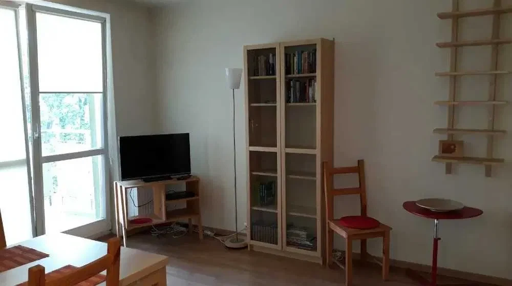 Przytulna kawalerka z balkonem przy stacji metra Kondratowicza (M2) - 1/6