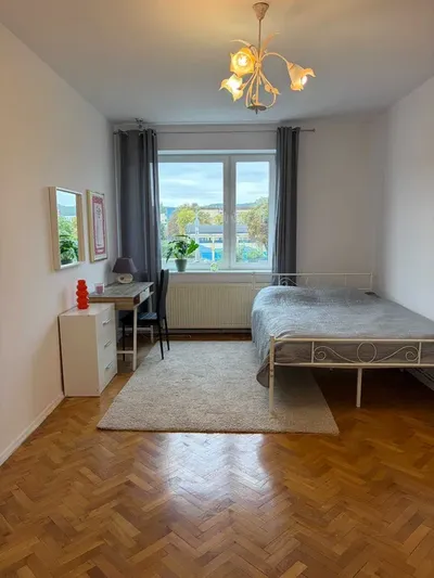 Pokój 19m2, 3min pieszo od SKM, jasny i przestronny, Gdynia Chylonia - miniatura 5