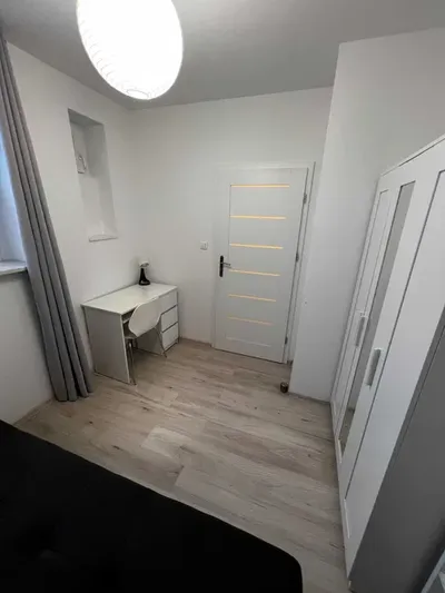 1. os pokój w mieszkaniu 3 osobowym, przy Rondzie Śródka, ul. Małachowskiego - miniatura 2