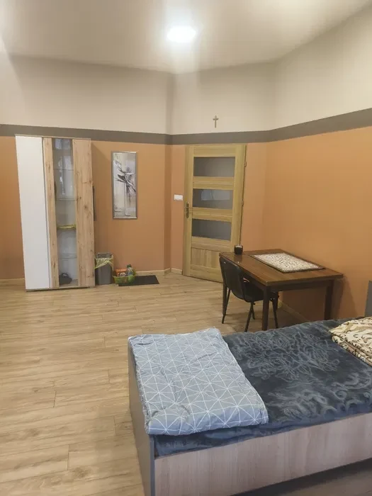 Wynajmę pokoj w kamienicy - 1/6
