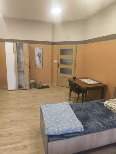 Wynajmę pokoj w kamienicy