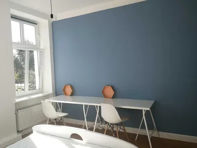 Przestronny pokój z dużym łóżkiem i garderobą w centrum Gdańska - miniatura 2