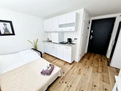 Cheap studio next to underground pole mokotowskie