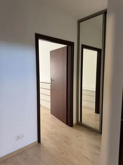 Mieszkanie 2-pokojowe 42 m² na wynajem – Komandorskie Wzgórze - miniatura 4