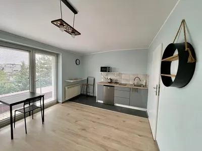 Pokój 22 m do wynajecia, z prywatnym aneksem kuchennym.