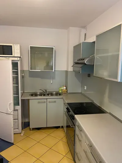 Kawalerka na wynajem na ulicy Gryfa Pomorskiego - miniatura 2