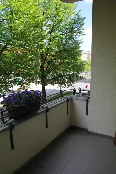 Duży pokój 23,5 m² z balkonem – al. Jana Pawła II, centrum Szczecina - miniatura 2