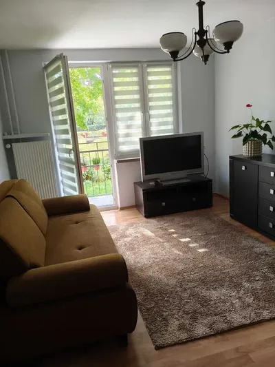 Mieszkanie 2 pokoje 44 m2 na os.Oficerskim wynajmę bezpośrednio - miniatura 4
