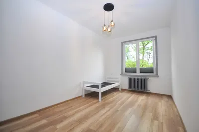 Mieszkanie 62 m3, 3 oddzielne pokoje, ciche osiedle - miniatura 2