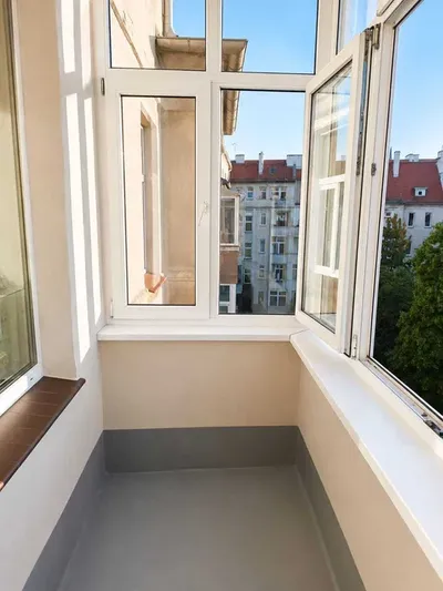 Mieszkanie dla studentów, na Jaracza 50m2, na III piętrze kamiennicy, po remoncie klatki schodowej - miniatura 2