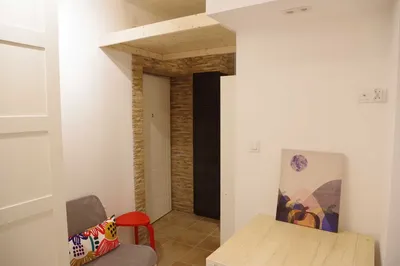 Mikrokawalerka w centrum Szczecina obok Bramy Portowej - miniatura 4