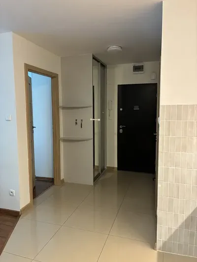 Przytulne mieszkanie przy ul. Bajecznej 37m2 z oddzielną sypialnią - miniatura 3
