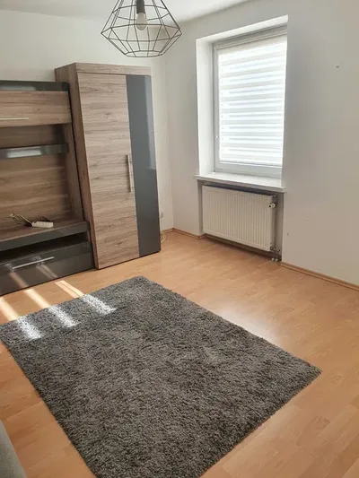 Przytulna i funkcjonalna kawalerka 32 m² – parter, osobna kuchnia | Bezpośrednio / DLA STUDENTÓW