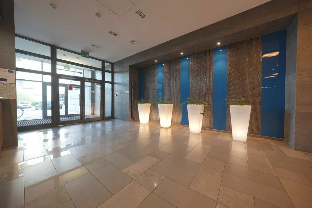 Zaspa, 3 pokoje w eleganckim apartamentowcu - 1/8