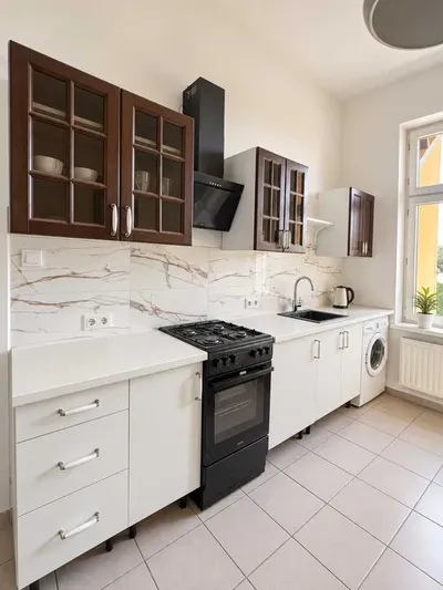 duży pokój| 1650 zł |Stare Miasto| ul.Szlak | po remoncie| 3-pok. 70m2 | dla studentki - miniatura 5