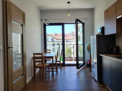 Kawalerka z osobną sypialnią, dużym balkonem i miejscem parkingowym w garażu! Stare Włochy Al. Jerozolimskie 194. Gotowa do wynajęcia. - miniatura 3