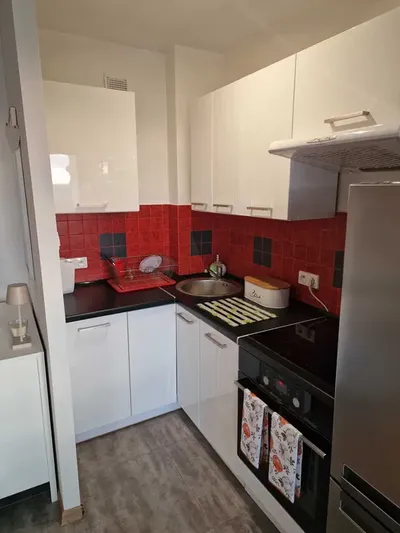 Wynajmę piękną, jasną kawalerkę 31m2 na Bródnie (ul. Turmoncka) - miniatura 3